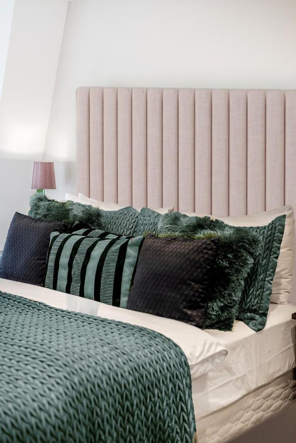 Explore The Most Exquisite West-End From A Harrods Family And Couple Home Londen Buitenkant foto